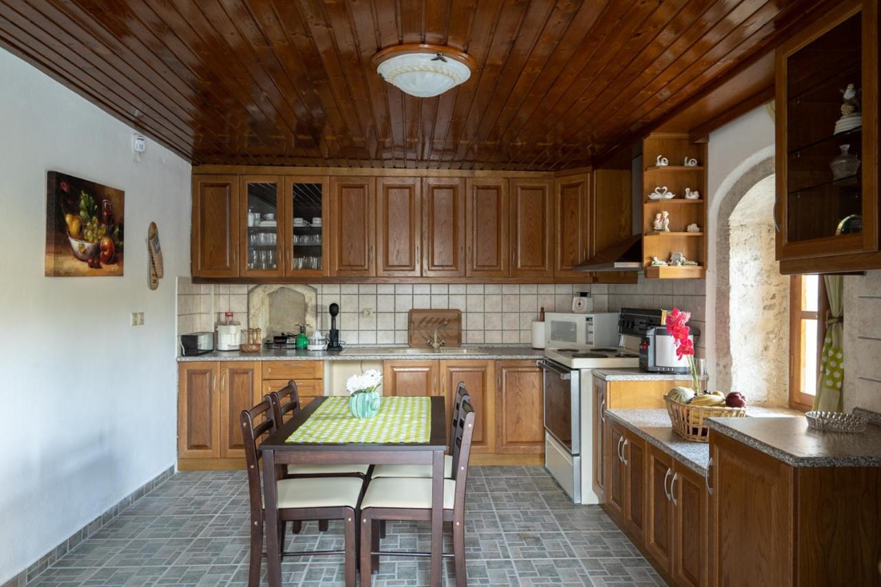 Villa Tzaniana Apomarma Exteriör bild