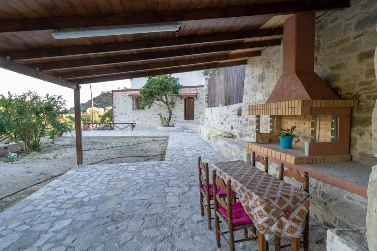 Villa Tzaniana Apomarma Exteriör bild