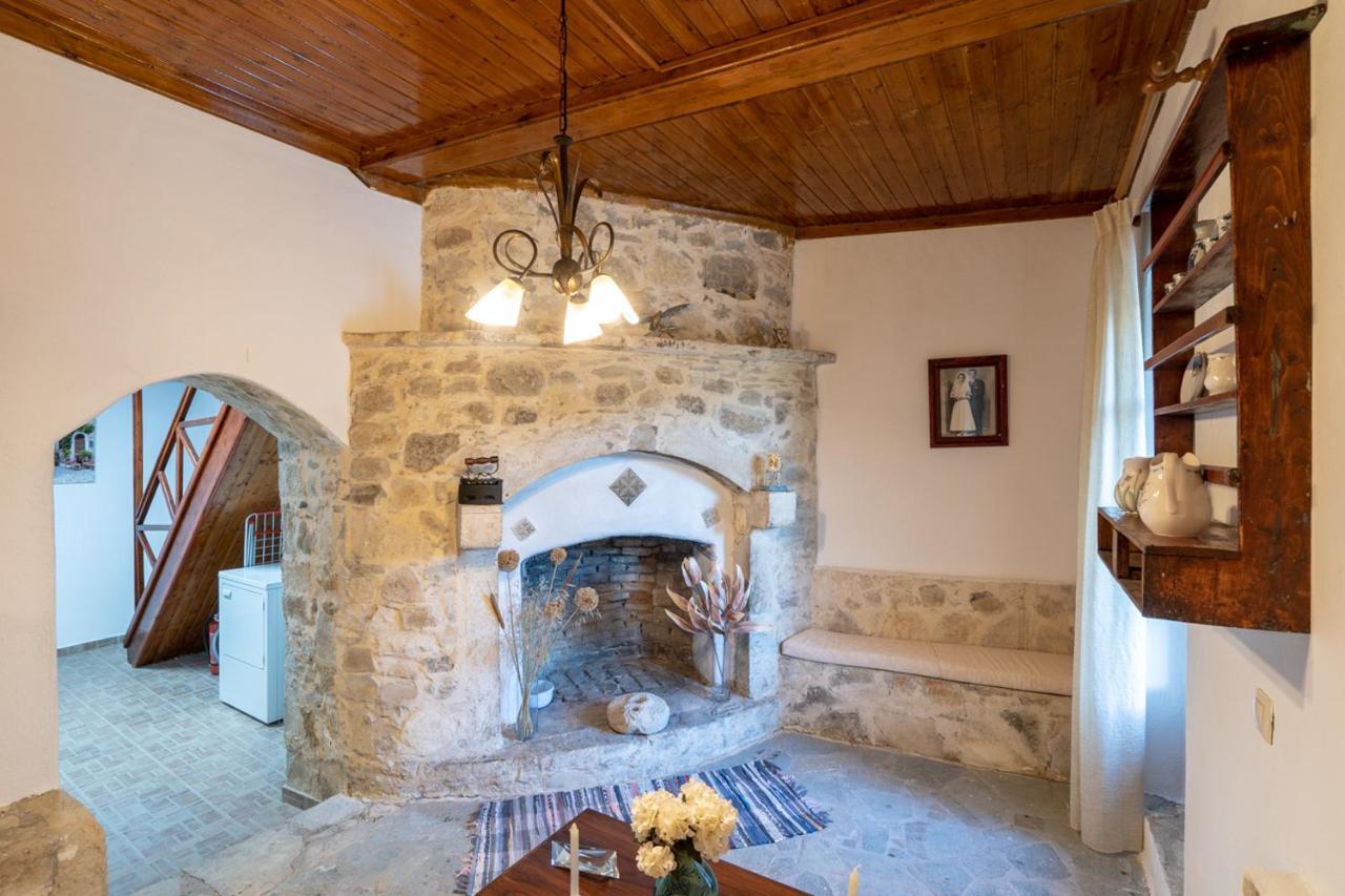 Villa Tzaniana Apomarma Exteriör bild