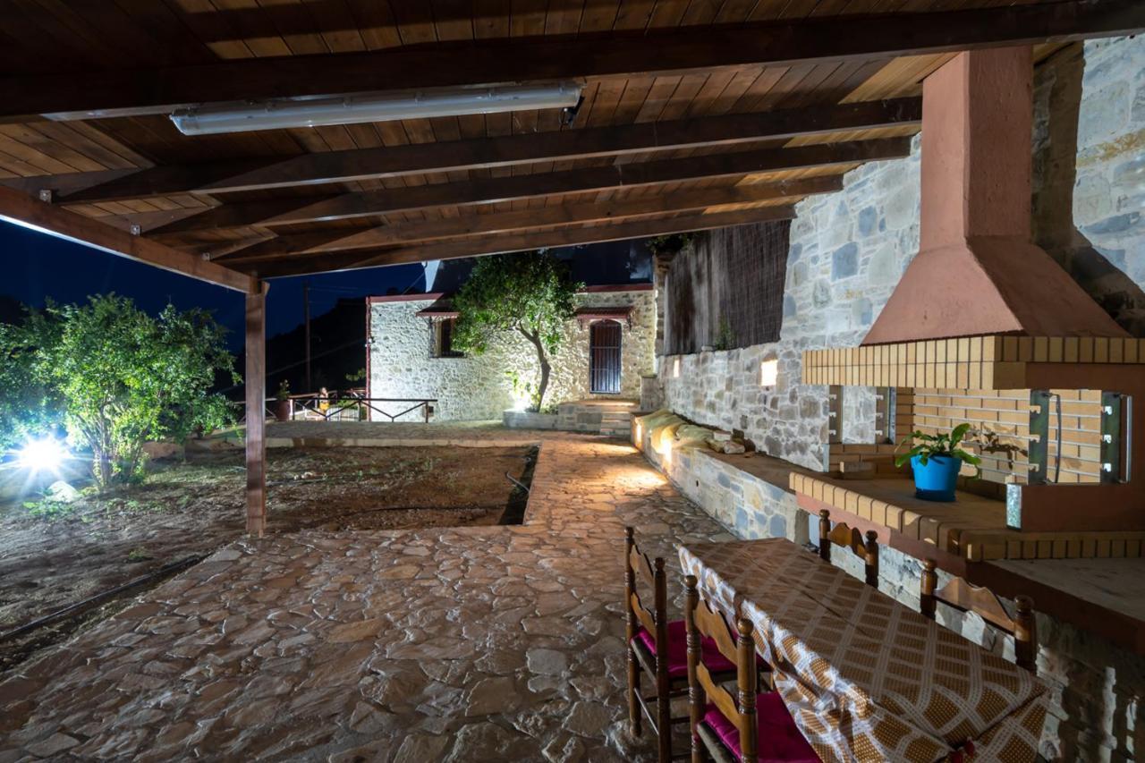 Villa Tzaniana Apomarma Exteriör bild