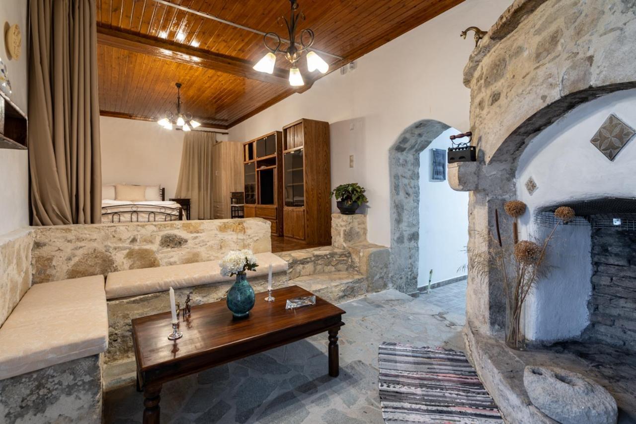 Villa Tzaniana Apomarma Exteriör bild